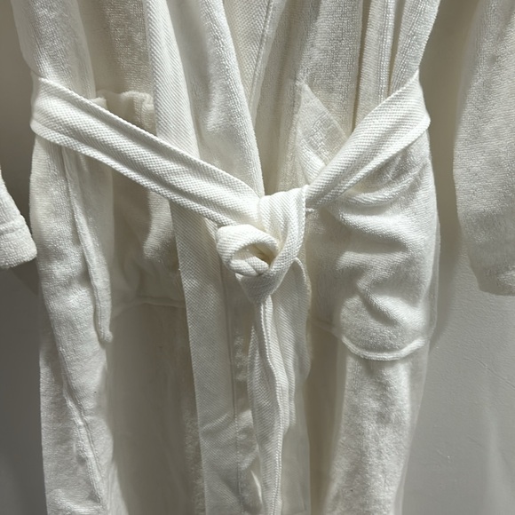 Lacoste White Robe - Picture 7 of 9